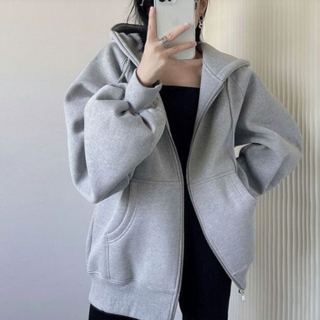 ジップアップパーカー レディース トップス アウター 上着 ミディアム 長袖 ボリューム袖 ドロップショルダー フード オーバーサイズ ストリート ファスナー ポケット 前開き アメカジ シンプル カジュアル かっこいい こなれ感 ラフ ボーイッシュ 抜け感 無地 春 秋 ユニセックス ママ 学生 学校 通学 お出かけ イベント 旅行 ジム 公園 休日 ライブ カフェ 重ね着 韓国 コーデ 体型カバー 普段使い S M L XL 2XL 3XL 4XL 5XL 大きいサイズ ゆったり 黒 グレー