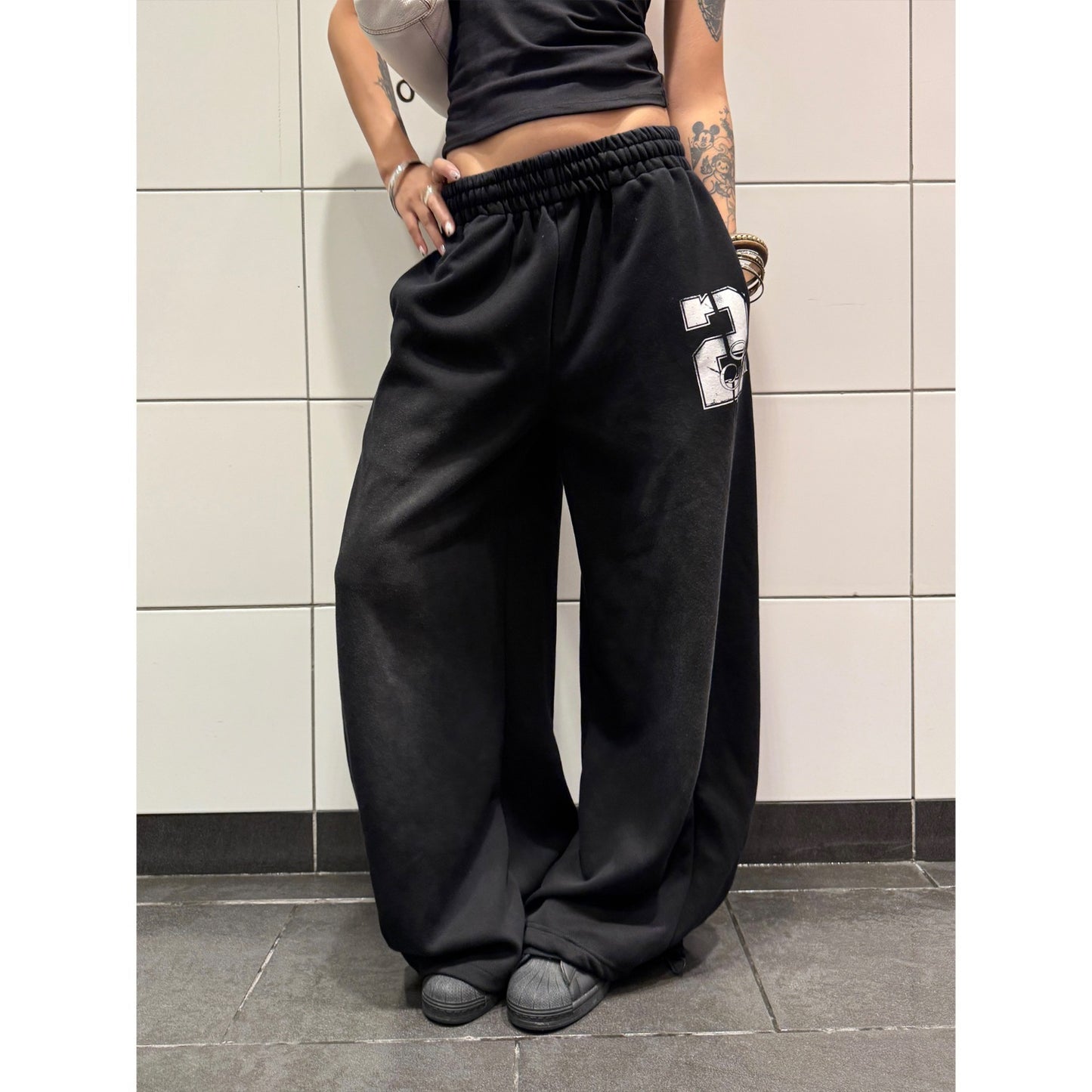 レディース パンツ ボトムス ロング ワイド ポケット ハイウエスト シンプル カジュアル おしゃれ かっこいい こなれ感 ラフ メンズライク マニッシュ ボーイッシュ スポーティー 個性的 クール 主役級 存在感 都会的 春 夏 秋 冬 オールシーズン ママ デート お出かけ 旅行 合コン 韓国 オルチャン 楽ちん 体型カバー 美脚 脚長 普段使い 着回し トレンド 流行 インスタ映え 定番 S M L XL 2XL 大きいサイズ ゆったり ゆる 黒 ブラック 水色 ブルー