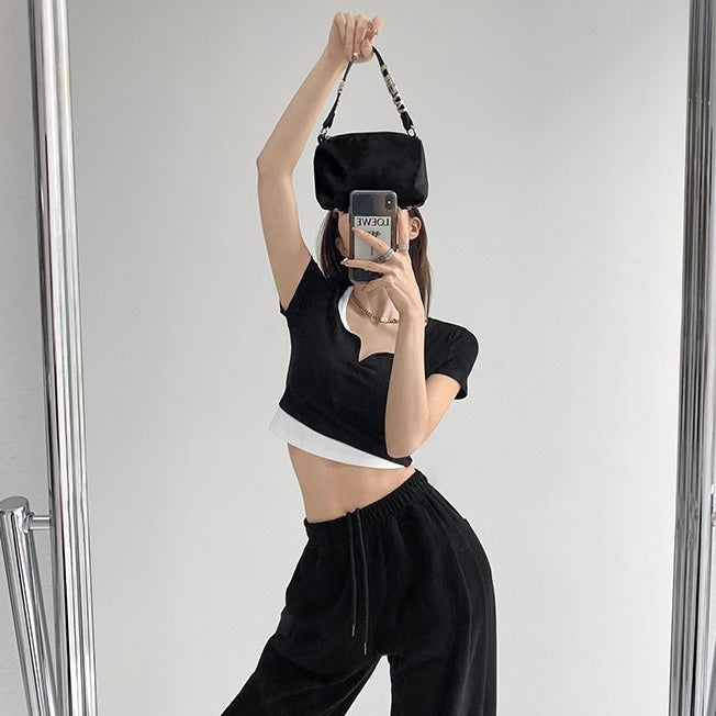レディース トップス カットソー プルオーバー Tシャツ 半袖 キーネック スリム 細身 スマート フェミニン ストリート アメカジ バイカラー 配色 お腹見せ かわいい 大人可愛い きれいめ シンプル カジュアル おしゃれ かっこいい レトロ こなれ感 ラフ メンズライク マニッシュ ボーイッシュ スポーティー クール キュート ベーシック アメリカン アクティブ ナチュラル 無地 夏 お出かけ 楽ちん 普段使い 着回し 流行 定番 フリーサイズ ワンサイズ 白 ホワイト 黒 ブラック グレー ベージュ