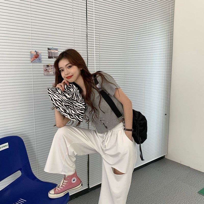 レディース トップス Tシャツ 半袖 オーバーサイズ スリム 春夏 きれいめ レトロ Vネック 春 夏 スクエアネック 上品 シャツ ハイウエスト