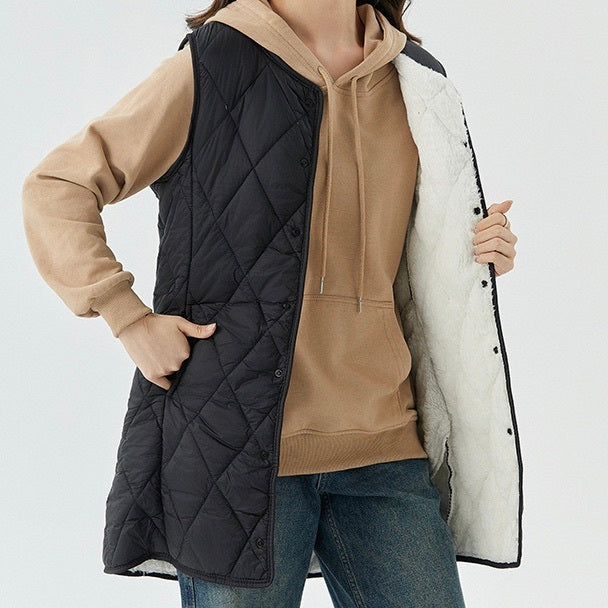 レディース ジャケット ベスト アウター 上着 羽織 前開き キルティングコート ロング 袖なし ノースリーブ ラウンドネック フェミニン ストリート ポケット ハイウエスト 裏起毛 シンプル カジュアル レトロ こなれ感 ベーシック アクティブ 無地 秋 冬 お出かけ アウトドア キャンプ 公園 休日 重ね着 楽ちん 暖かい 防寒 普段使い 着回し レイヤード 定番 S M L XL 2XL 3XL 4XL 小さいサイズ 大きいサイズ ビッグ ゆったり ゆる 白 ホワイト 黒 ブラック グレー ピンク