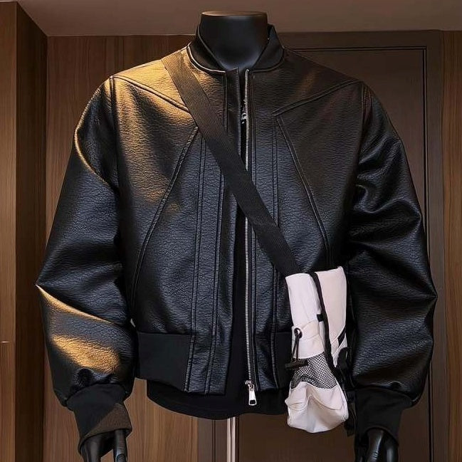アウター ジャケット フェイクレザージャケット 長袖 ハイネック 前開き ファスナー ポケット ショート丈 シンプル レトロ おしゃれ かっこいい カッコイイ 格好いい カジュアル こなれ感 個性的 主役級 存在感 レトロ ラフ ルーズ 抜け感 冬 ベーシック ナチュラル クール スポーティー 無地 男性用 メンズ サラリーマン パパ 学生 通学 デート お出かけ 旅行 休日 アウトドア カフェ ショッピング 普段使い デイリー 着回し  M L XL 2XL 3XL トレンド モテ 高見え 高級感