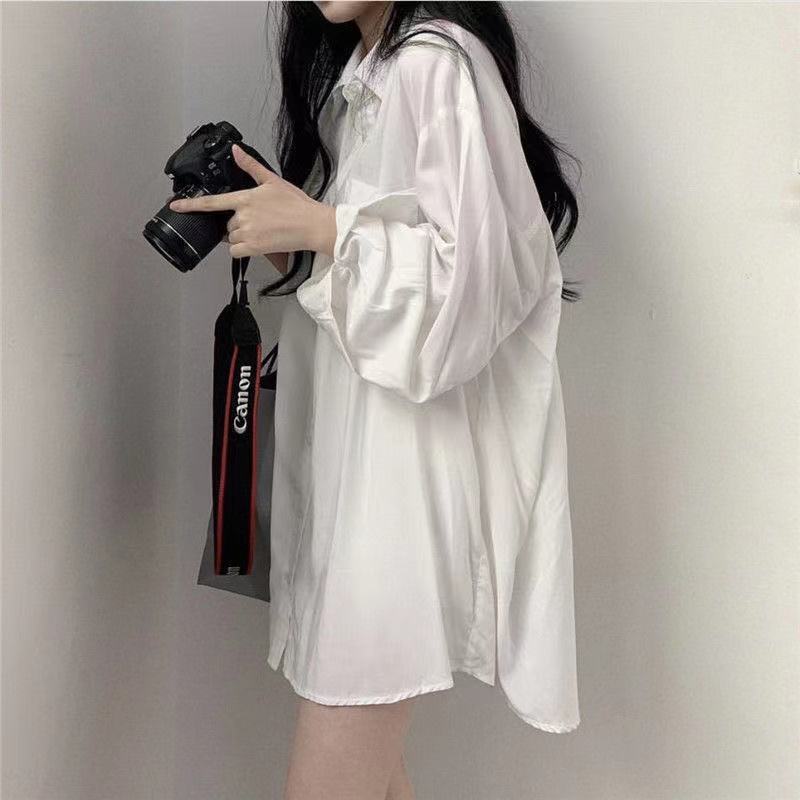 レディース トップス シャツ 前開き ロング 長袖 Vネック 襟付き フード ストレート Iライン オーバーサイズ ポケット ボタン 薄手 大人可愛い きれいめ シンプル 上品 おしゃれ こなれ感 個性的 エレガント 主役級 存在感 抜け感 都会的 無地 春 秋 ロングシーズン ママ OL デート お出かけ 旅行 公園 女子会 韓国 オルチャン 楽ちん 暖かい 防寒 体型カバー 普段使い 着回し トレンド 流行 インスタ映え M L XL ゆったり ゆる 白 ホワイト ブルー