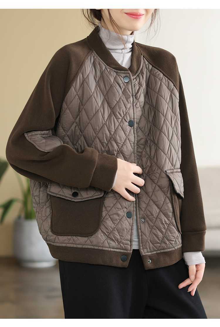 レディース ジャケット アウター 上着 ショート 長袖 ラウンドネック 襟なし ノーカラー ワイド ポケット 前開き ボタン 大人可愛い きれいめ シンプル カジュアル おしゃれ こなれ感 個性的 主役級 存在感 抜け感 都会的 チェック 格子柄 秋 冬 ロングシーズン ママ 通勤 通学 デート お出かけ 旅行 レストラン 女子会 合コン 楽ちん 暖かい 防寒 体型カバー 普段使い 着回し 流行 インスタ映え 定番 M L XL 2XL 大きいサイズ 黒 ブラック 茶色 ブラウン