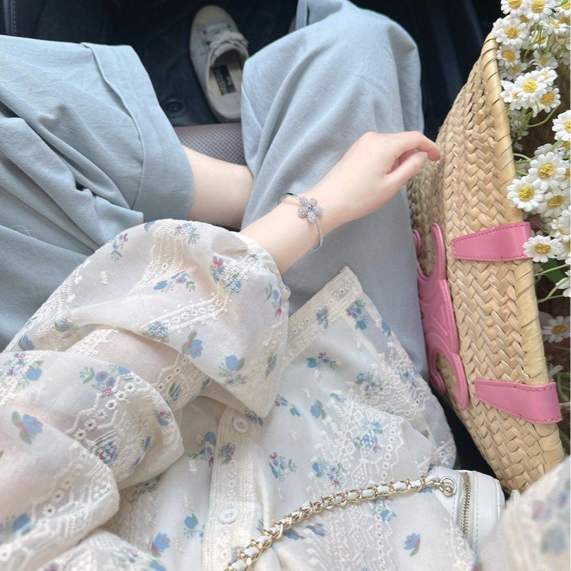 レディース ブラウス シャツ 長袖 花柄 ゆったり 春夏 きれいめ 体型カバー 前開き 春 夏 ラウンドネック フラワー シンプル 上品 シフォン シフォンブラウス レギュラー ボタン ポリエステル