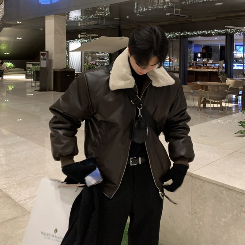 メンズ ジャケット アウター 上着 前開き ショート 長袖 Vネック 襟付き ワイド ファスナー ポケット 前開き レザー フェイクレザー 厚手 シンプル カジュアル おしゃれ かっこいい こなれ感 ラフ メンズライク ボーイッシュ 個性的 主役級 存在感 抜け感 無地 秋 冬 ロングシーズン ペア 男女兼用 ユニセックス デート お出かけ 旅行 女子会 韓国 オルチャン 楽ちん 暖かい 体型カバー 普段使い 着回し トレンド 流行 インスタ映え M L XL 2XL 大きいサイズ 黒 ブラック ブラウン
