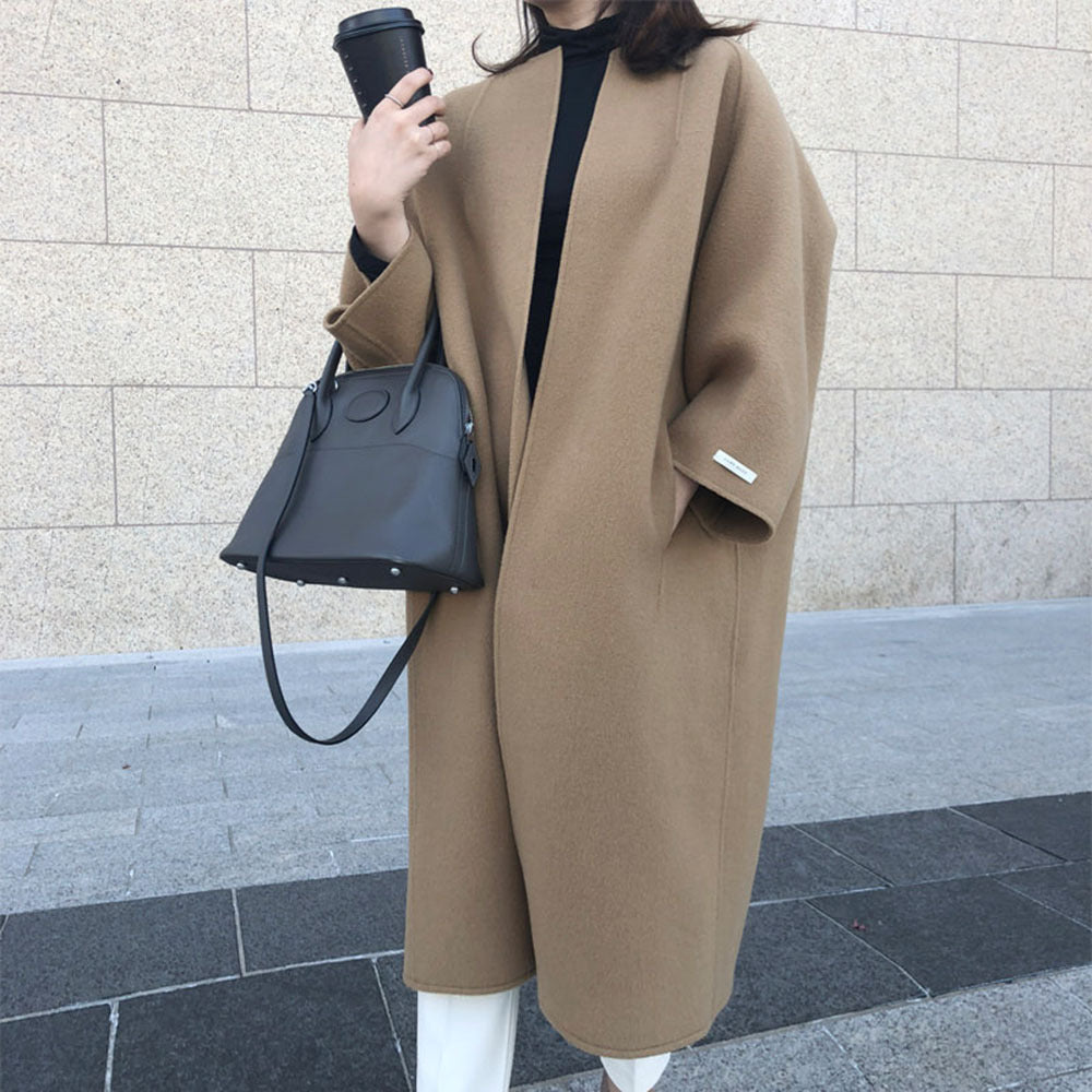 レディース コート 上着 羽織 前開き ロングコート ノーカラーコート 長袖 ノーカラー ストレート Iライン ポケット 2way 薄手 大人可愛い きれいめ シンプル 上品 おしゃれ こなれ感 個性的 エレガント 主役級 存在感 都会的 無地 秋 冬 ロングシーズン ママ 通勤 通学 デート お出かけ 旅行 女子会 韓国 オルチャン 暖かい 防寒 体型カバー 普段使い 着回し モテ トレンド 流行 インスタ映え ゆったり ゆる フリーサイズ 白 ホワイト 黒 ブラック 茶色 ブラウン カーキ