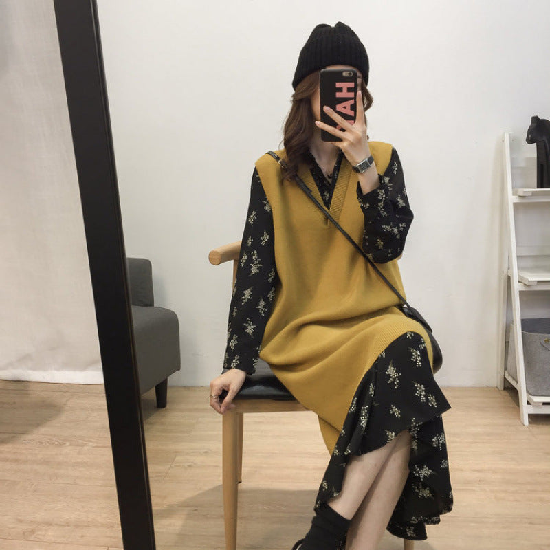レディース ワンピース ニット ニットワンピ 膝下 ロング ミドル丈 袖なし ノースリーブ Vネック ストレート Iライン 薄手 大人可愛い シンプル カジュアル おしゃれ こなれ感 個性的 主役級 存在感 抜け感 都会的 無地 春 秋 冬 ロングシーズン ママ 通勤 通学 デート お出かけ 旅行 重ね着 韓国 オルチャン 楽ちん 体型カバー 普段使い 着回し レイヤード 流行 インスタ映え ゆったり ゆる フリーサイズ 黄色 イエロー