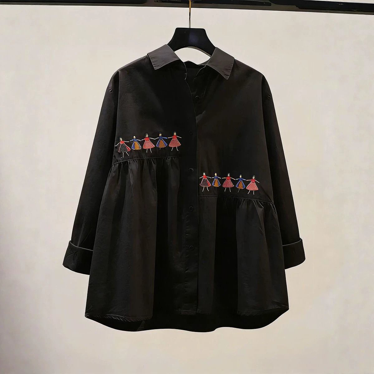 シャツ トップス 長袖 ボーダー ストライプ ゆったり 秋冬 秋 カジュアル 体型カバー 前開き ミニ 冬 刺繍 襟付き フェミニン ベーシック レギュラー ボタン ポリエステル