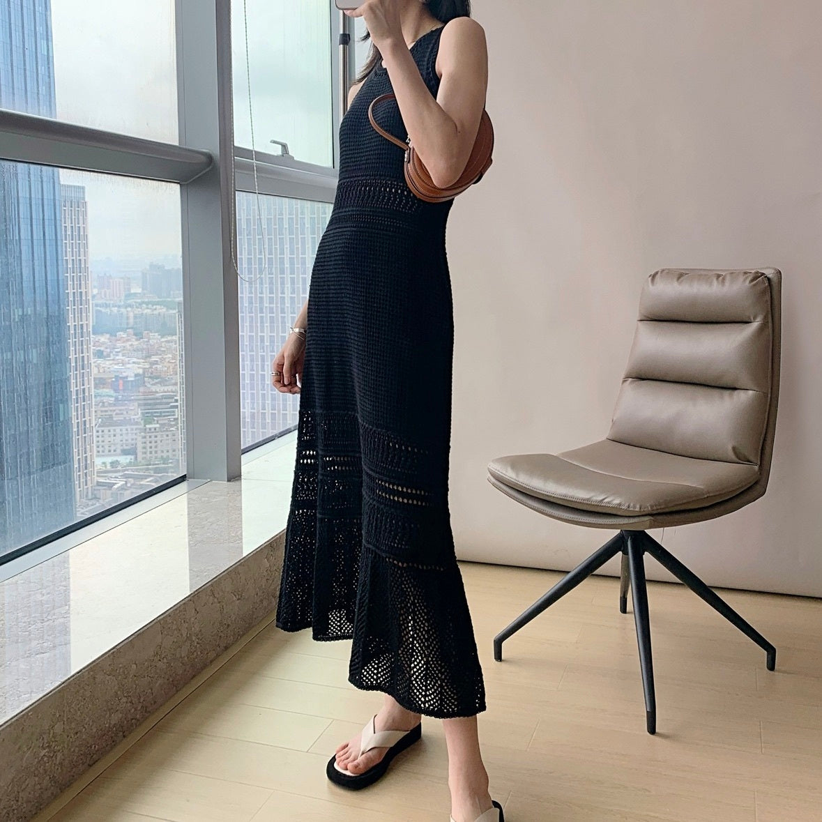 レディース ワンピース フレア ロング マキシ 袖なし ノースリーブ ラウンドネック フェミニン ハイウエスト 編み込み レースアップ 透け感 シースルー ヴィンテージ 透かし編み かわいい 大人可愛い きれいめ シンプル 上品 おしゃれ レトロ アジアン エキゾチック ガーリー 夏 デート お出かけ イベント リゾート 旅行 海 ビーチ 休日 バカンス 普段使い 着回し レイヤード 清楚 トレンド 流行 インスタ映え S M L XL 小さいサイズ 大きいサイズ 白 ホワイト 黒 ブラック 紫 パープル