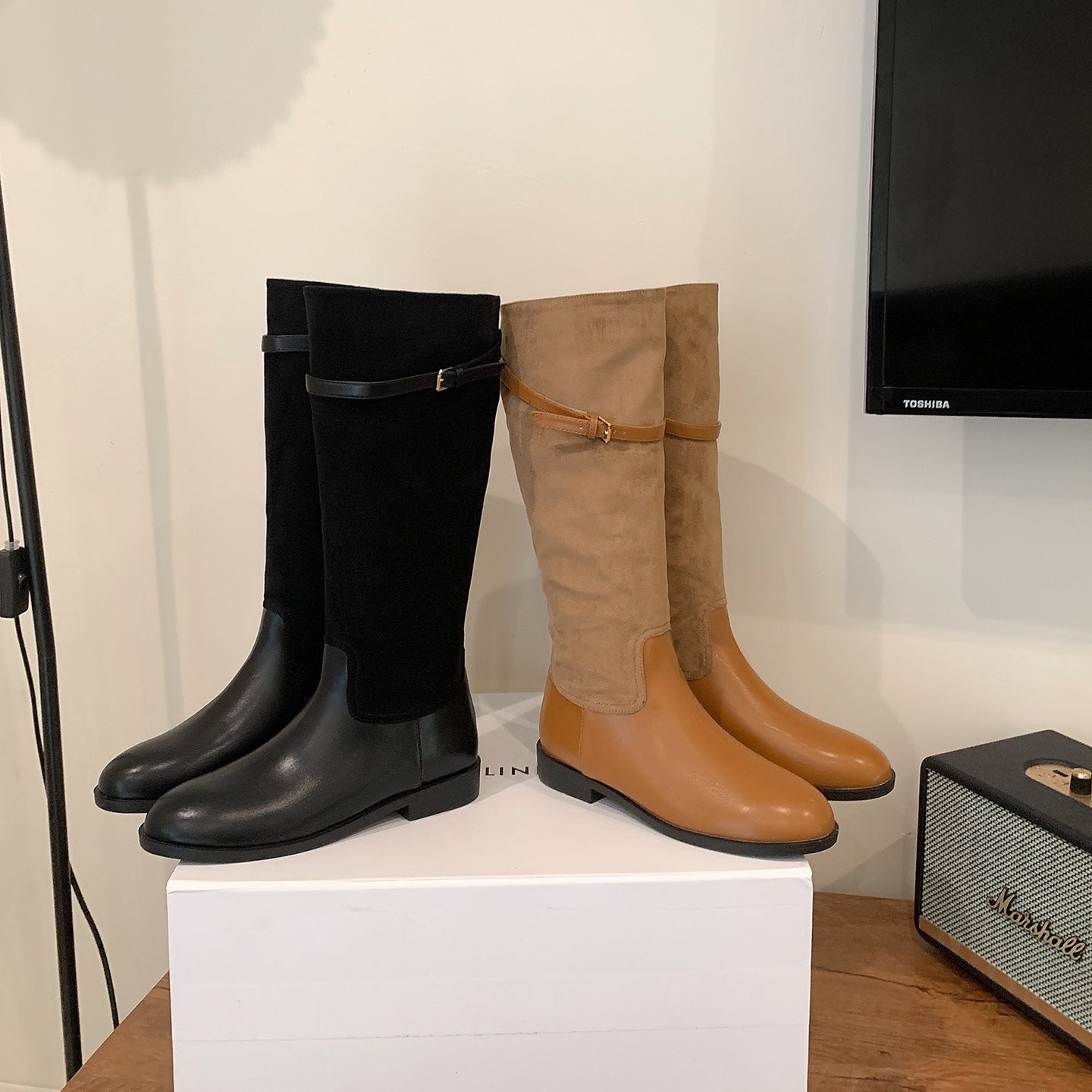 レディース ブーツ 無地 レトロ ラウンドトゥ シンプル ミドルブーツ 革 フラット ベルト バックル