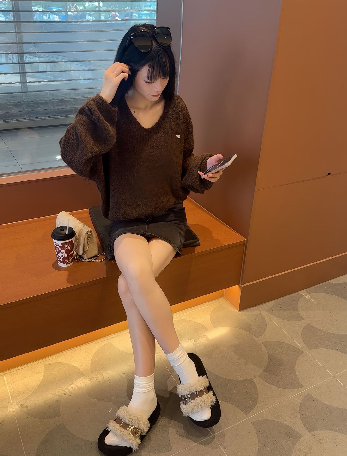 レディース トップス ニット セーター プルオーバー ミドル丈 長袖 ドロップショルダー Vネック ワイド 大人可愛い シンプル カジュアル おしゃれ かっこいい こなれ感 個性的 主役級 存在感 抜け感 ヴィンテージ 都会的 ベーシック 無地 秋 冬 ロングシーズン ママ オフィス ビジネス 通勤 デート お出かけ アウトドア 旅行 女子会 重ね着 韓国 オルチャン 楽ちん 暖かい 体型カバー 普段使い 着回し モテ トレンド 流行 インスタ映え ゆったり フリーサイズ レッド 春カラー