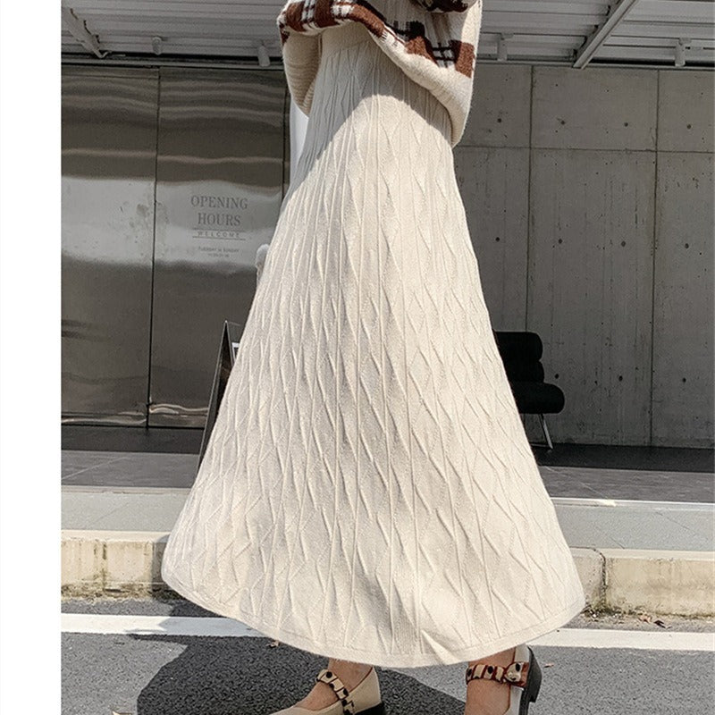 レディース スカート ニットスカート ロングスカート ミモレ ロング Aライン フェミニン ハイウエスト ニット ケーブルニット かわいい 大人可愛い きれいめ シンプル カジュアル 上品 おしゃれ レトロ こなれ感 ガーリー 抜け感 ベーシック ナチュラル ケーブル柄 春 秋 ママ 通勤 学生 学校 通学 デート お出かけ お泊まり 女子会 休日 高原 ガーデン ショッピング カフェ 普段使い 着回し 清楚 定番 ゆったり フリーサイズ 黒 ブラック グレー オフホワイト カーキ