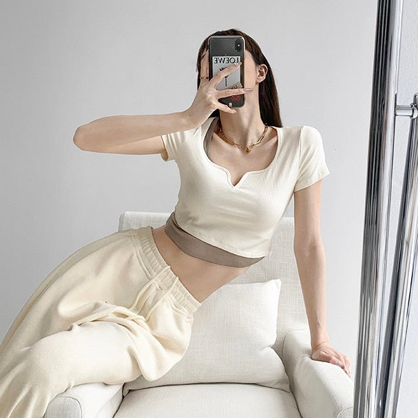 レディース トップス カットソー プルオーバー Tシャツ 半袖 キーネック スリム 細身 スマート フェミニン ストリート アメカジ バイカラー 配色 お腹見せ かわいい 大人可愛い きれいめ シンプル カジュアル おしゃれ かっこいい レトロ こなれ感 ラフ メンズライク マニッシュ ボーイッシュ スポーティー クール キュート ベーシック アメリカン アクティブ ナチュラル 無地 夏 お出かけ 楽ちん 普段使い 着回し 流行 定番 フリーサイズ ワンサイズ 白 ホワイト 黒 ブラック グレー ベージュ