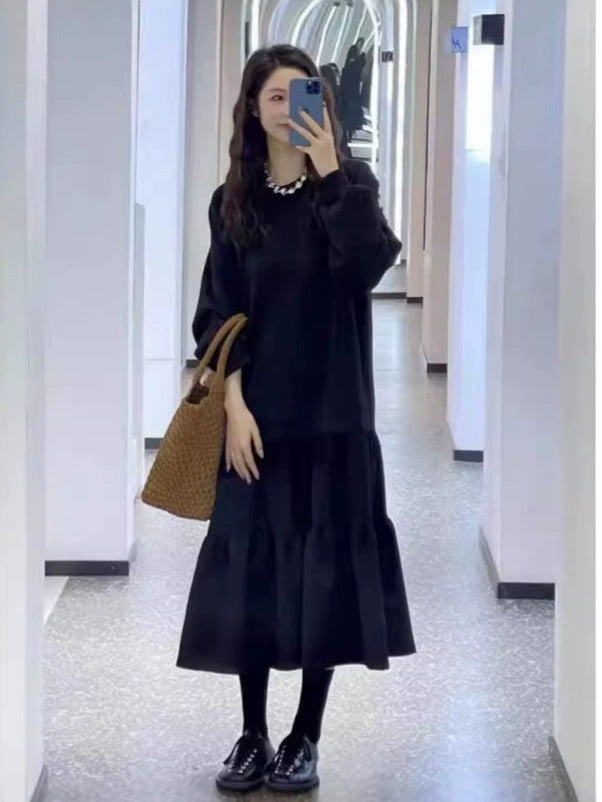 レディース ワンピース スウェット ティアード ロング 長袖 Aライン 切り替え フェミニン ギャザー かわいい 大人可愛い きれいめ シンプル カジュアル 上品 おしゃれ こなれ感 ガーリー 抜け感 ベーシック 無地 春 秋 通勤 学生 学校 通学 デート お出かけ お泊まり 女子会 休日 高原 ガーデン ショッピング カフェ 体型カバー 普段使い 着回し 清楚 定番 XL 2XL 3XL 4XL 大きいサイズ ゆったり 黒 ブラック グリーン