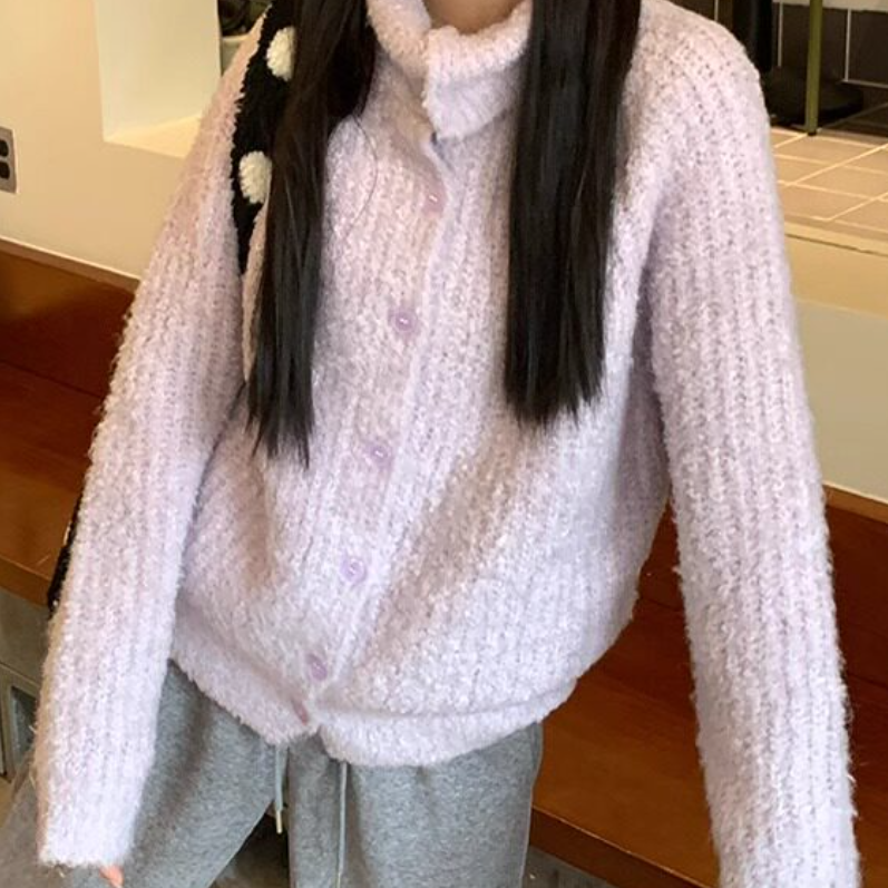 レディース セーター カーディガン 長袖 ハイネック 襟なし フェミニン リブ 前開き ボタン かわいい 大人可愛い きれいめ シンプル カジュアル 上品 おしゃれ こなれ感 ラフ 主役級 存在感 抜け感 都会的 無地 秋 冬 お出かけ お泊まり イベント リゾート 旅行 レストラン 女子会 休日 ホテル ショッピング カフェ 韓国 オルチャン 楽ちん 暖かい 防寒 体型カバー 普段使い 着回し モテ 清楚 トレンド インスタ映え フリーサイズ 大人カラー 春カラー パープル