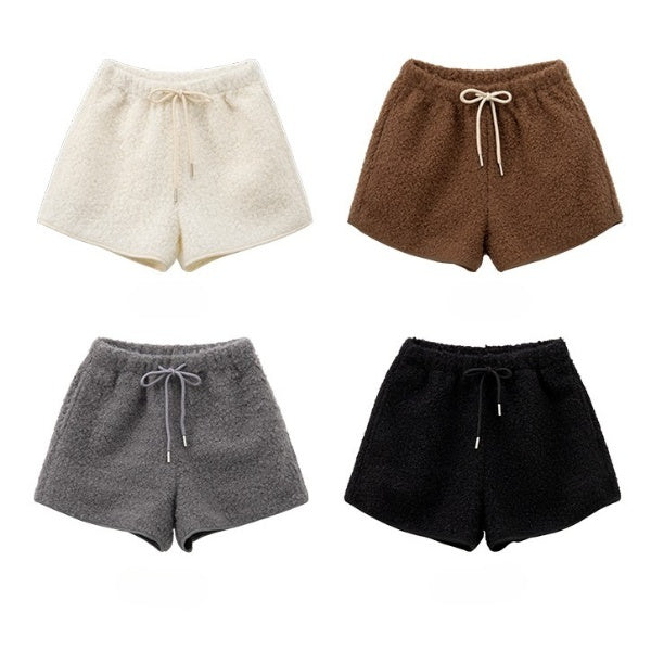 ループボアパンツ レディース パンツ ボトムス ショートパンツ ショート 膝上 フェミニン もこもこ ふわふわ ハイウエスト ボア かわいい シンプル カジュアル おしゃれ こなれ感 ラフ キュート 抜け感 ナチュラル 無地 秋 冬 学生 学校 通学 デート お出かけ イベント 旅行 女子会 休日 ショッピング ライブ 合コン カフェ 普段使い 着回しインスタ映え S M L ホワイト ブラック ブラウン グレー ベーシックカラー 秋カラー