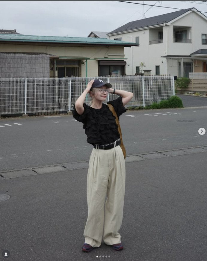レディース ブラウス 半袖 無地 春夏 きれいめ 通勤 前開き 春 夏 シンプル 刺繍 パフスリーブ 都会的