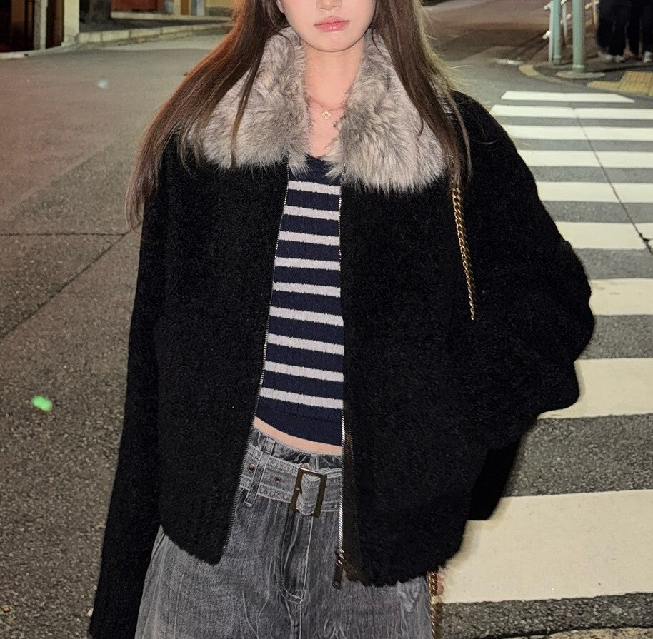レディース コート アウター 上着 羽織 前開き ミディアム ショート 長袖 ドロップショルダー 襟付き オーバーサイズ ファスナー ポケット フェイクファー かわいい 大人可愛い シンプル カジュアル おしゃれ レトロ こなれ感 ラフ スポーティー ガーリー 存在感 ベーシック ワイルド 無地 秋 冬 ママ 通勤 学生 デート お出かけ お泊まり アウトドア イベント 旅行 公園 女子会 休日 ショッピング カフェ ランチ 韓国 モテS M L ゆったり ゆる ブラック ベーシックカラー 大人カラー