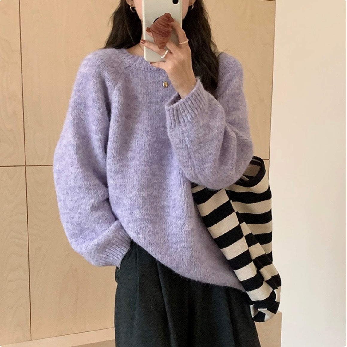 レディース トップス ニット セーター  デート ニットソー 白トップス ミディアム丈 袖あり 長袖 ボリューム袖 萌袖 ラウンドネック クルーネック 襟なし ワイド かわいい 大人可愛い きれいめ シンプル カジュアル 上品 おしゃれ お洒落 レトロ 大人女子 こなれ感 ラフ ラブリー キュート ガーリー 個性的 クール モード系 エレガント モダン 主役級 存在感 抜け感 お出かけ 女子会 休日 旅行 着回し 普段使い ファッション コーデ スタイル モテ 定番 トレンド インスタ映え 色展開