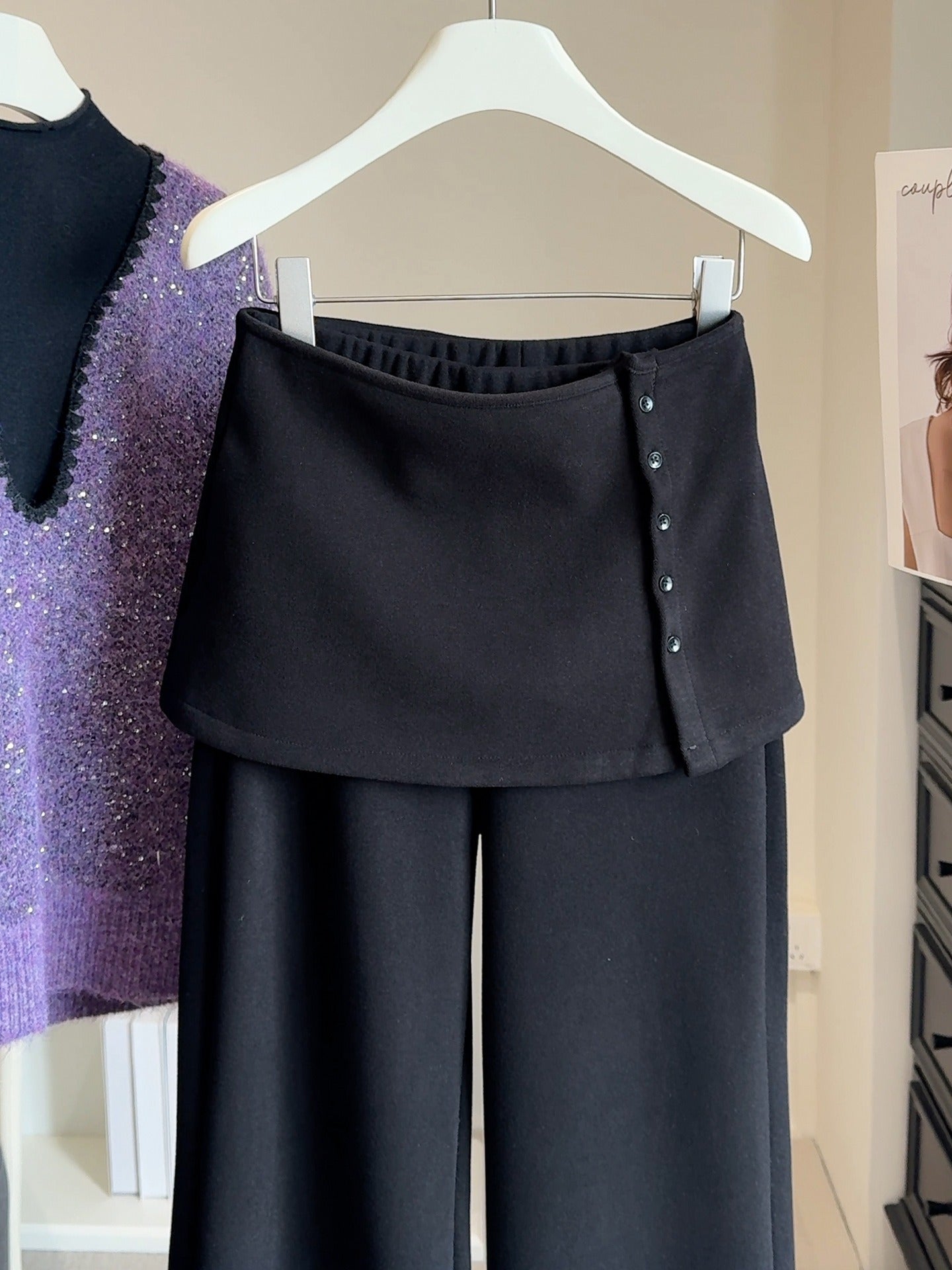 2点セット レディース パンツ ボトムス セットアップ フレア ロングパンツ 丈長 フルレングス ワイド 裾ワイド ウエストゴム 大人可愛い きれいめ シンプル カジュアル おしゃれ かっこいい メンズライク ルーズ 個性的 クール モード系 存在感 ワイルド 無地 春 秋 冬 ママ 通勤 学生 学校 通学 デート お出かけ お泊まり アウトドア キャンプ イベント 旅行 公園 女子会 休日 ショッピング ライブ お花見 カフェ 重ね着 体型カバー 美脚 脚長 トレンド M L XL 黒 ダークグレー