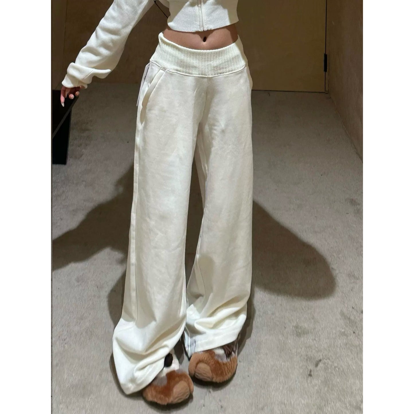 レディース パンツ ボトムス スウェット 部屋着 ストレートパンツ ロングパンツ ワイドパンツ スウェットパンツ ロング マキシ フルレングス ワイド スリム ストレート ドレープ オーバーサイズ  ストリート ポケット ハイウエスト リブ ウエストゴム コットン シンプル カジュアル こなれ感 ラフ ルーズ 無地 タグ 春 秋 冬 ロングシーズン 10代 20代 30代 40代 お出かけ 公園 休日 ショッピング 韓国 コーデ 楽ちん 体型カバー 普段使い S M L XL ブラック 紫 オフホワイト