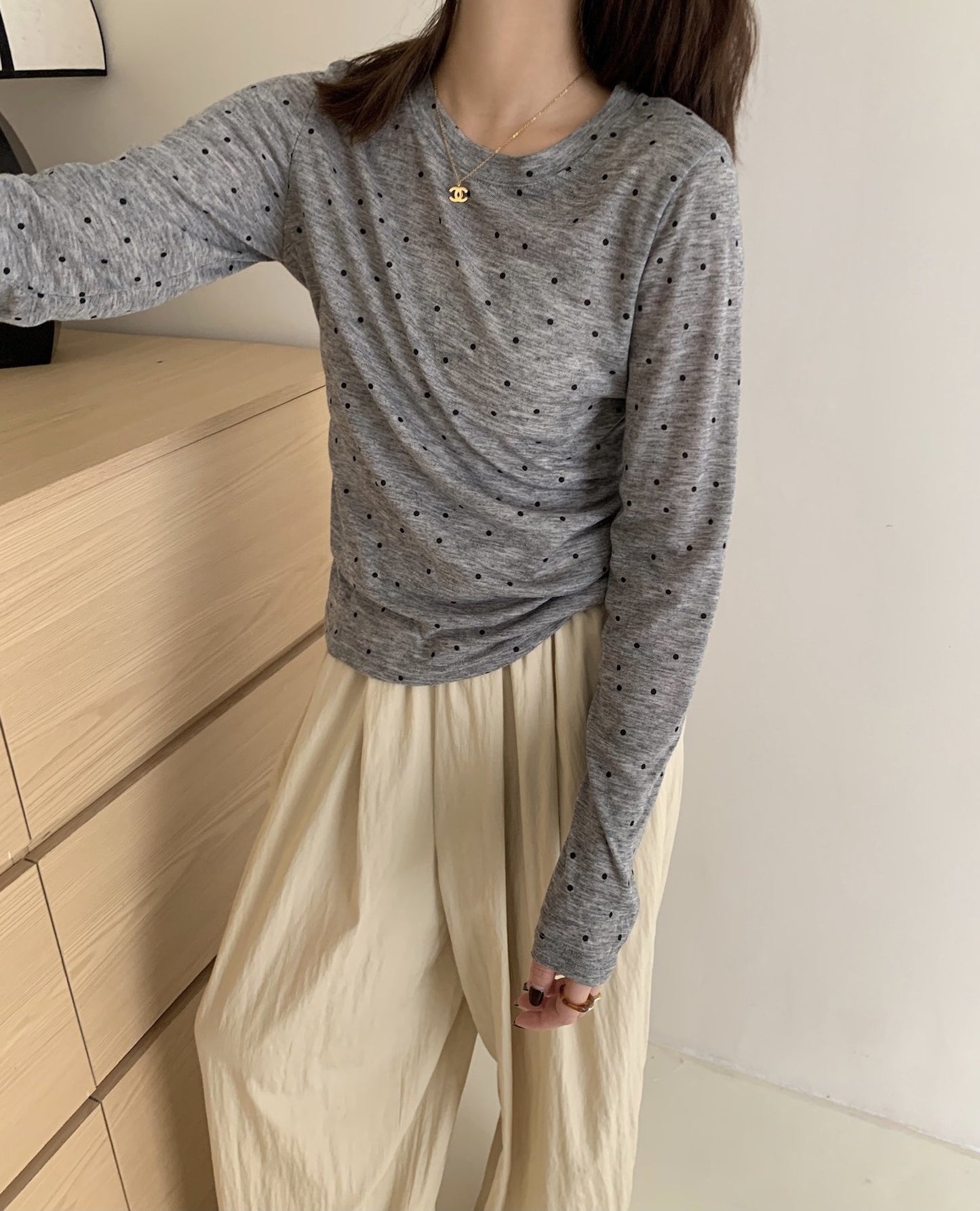 レディース Tシャツ 長袖 春夏 春 重ね着 夏 膝丈 ラウンドネック シャツ 透け感 ポリエステル ドット