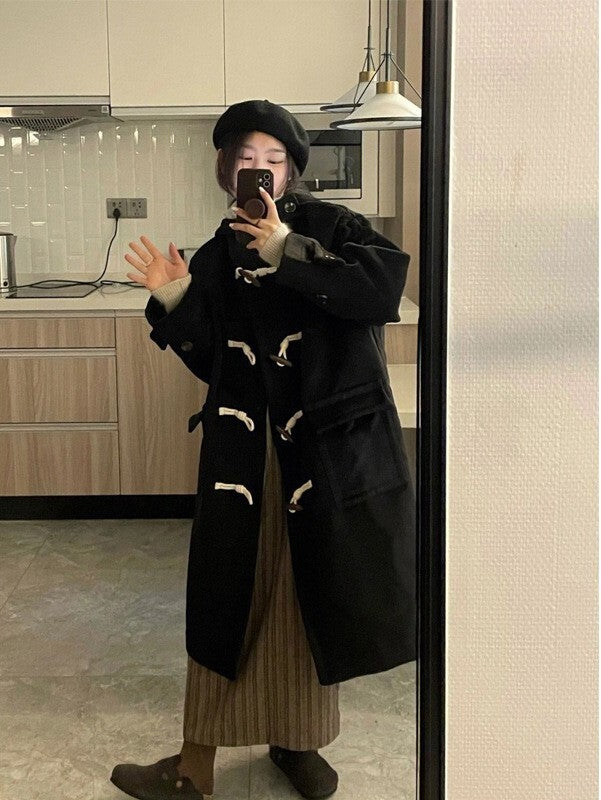 レディース コート ダッフルコート ロングダッフルコート ロング 長袖 ポケット 前開き かわいい 大人可愛い シンプル カジュアル おしゃれ こなれ感 ラフ 主役級 存在感 抜け感 キュート カレッジ風 学生風 ベーシック ナチュラル 清潔感 無地 秋 冬 デート お出かけ 女子会 休日 ショッピング カフェ 重ね着 暖かい 防寒 体型カバー 普段使い 着回し レイヤード 定番 スタイルアップ S M L XL ゆったり ゆる 黒 ブラック