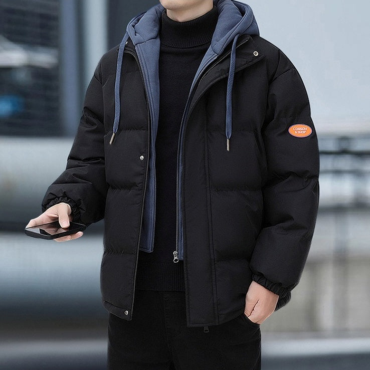 アウター ジャケット 長袖 フード付き 前開き ファスナー 中綿 重ね着風 フェイクツーピース シンプル レトロ おしゃれ かっこいい カッコイイ 格好いい カジュアル こなれ感 個性的 主役級 存在感 レトロ ラフ ルーズ 抜け感 冬 ベーシック ナチュラル クール スポーティー 無地 男性用 メンズ サラリーマン パパ 学生 通学 デート お出かけ 旅行 休日 アウトドア カフェ ショッピング 普段使い デイリー 着回し 重ね着 M L XL 2XL 3XL 4XL 5XL 暖かい トレンド