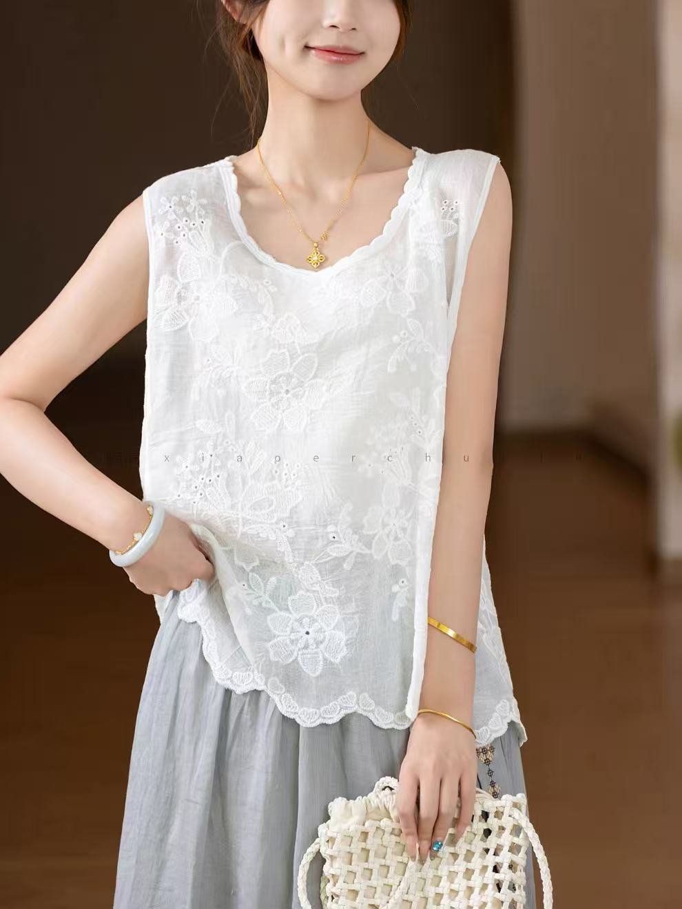 Tシャツ ノースリーブ 無地 ゆったり 春夏 きれいめ レトロ 通勤 体型カバー 春 夏 膝丈 シンプル 刺繍 シャツ ポリエステル 快適