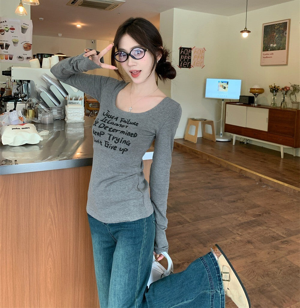 レディース トップス ロンT シャツ カットソー インナー 長袖 萌袖 Uネック ラウンドネック タイト スリム 細身 ストリート 伸縮性 アメカジ シンプル カジュアル おしゃれ こなれ感 ラフ 抜け感 無地 ロゴ 英字 春 夏 秋 冬 学生 通学 お出かけ イベント 公園 休日 ショッピング ライブ フェス モノトーン 韓国 オルチャン コーデ 楽ちん 普段使い 着回し 定番 S M L XL グレー ベーシックカラー 大人カラー