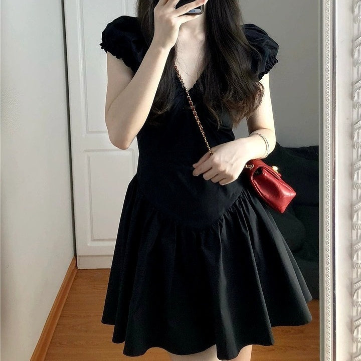 ワンピース ミニワンピース 半袖 深Vネック 切り替えデザイン Aラインスカート かわいい 可愛い 大人可愛い きれいめ シンプル レトロ おしゃれ かっこいい カジュアル こなれ感 個性的 魅力的 主役級 存在感 抜け感 春 夏 ベーシック ナチュラル エレガント キュート フェミニン ガーリー 無地 女性用 レディース ママ OL 通勤 学生 通学 デート お出かけ ランチ 旅行 休日 カフェ ショッピング コンパ 普段使い デイリー 着回し 重ね着 脚長 S M L XL 2XL トレンド モテ