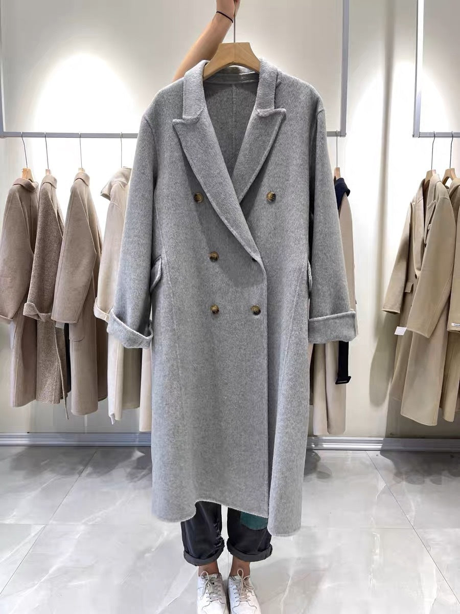 レディース コート アウター 上着 ロングコート ダブルボタン ロング 長袖 Vネック Iライン かわいい 大人可愛い きれいめ シンプル カジュアル 上品 おしゃれ こなれ感 モード系 主役級 存在感 抜け感 都会的 無地 秋 冬 通勤 デート お出かけ お泊まり パーティー イベント リゾート 旅行 レストラン 女子会 休日 バカンス ホテル ショッピング カフェ 暖かい 防寒 体型カバー 普段使い S M 白 ホワイト 黒 ブラック 茶色 ブラウン グレー