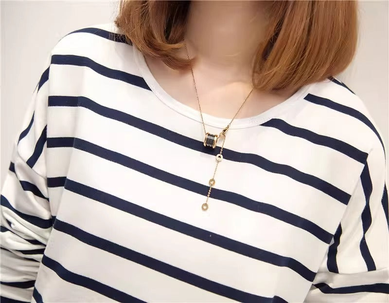 ラウンドヘム レディース トップス ロンT カットソー チュニック Tシャツ ミディアム ミドル丈 長袖 ドロップショルダー ラウンドネック オーバーサイズ  フェミニン アメカジ かわいい 大人可愛い きれいめ シンプル カジュアル 上品 おしゃれ こなれ感 ラフ 抜け感 ベーシック ボーダー 春 秋 ママ 学生 学校 通学 お出かけ お泊まり 旅行 休日 高原 ガーデン ショッピング カフェ 普段使い 着回し 体型カバー 定番 M L XL ゆったり 白 ホワイト