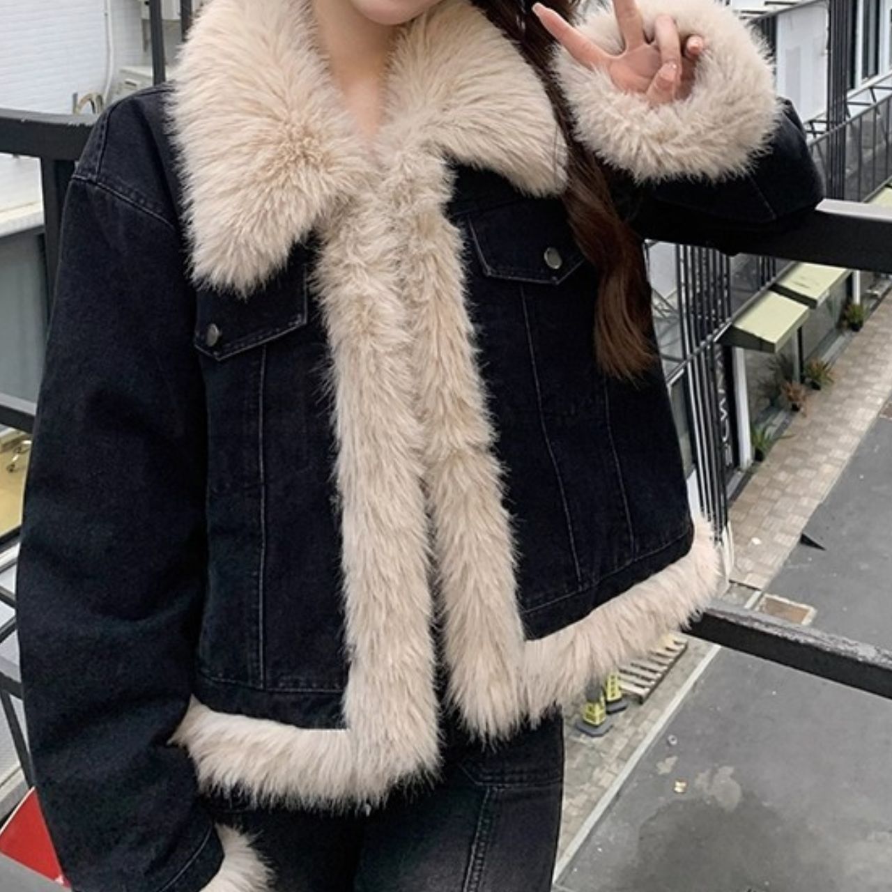 レディース コート ムートンコート フェミニン 大人可愛い きれいめ カジュアル おしゃれ かっこいい レトロ こなれ感 エレガント とろみ感 抜け感 キュート 都会的 ラグジュアリー 春 秋 オフィス OL 通勤 学生 通学 デート お出かけ 旅行 レストラン 公園 女子会 休日 ホテル ショッピング カフェ ランチ 重ね着 韓国 オルチャン コーデ 楽ちん 暖かい 防寒 プチプラ 普段使い 着回し モテ トレンド 流行 インスタ映え 定番 S M L XL 黒 ブラック 茶色 ブラウン 大人カラー