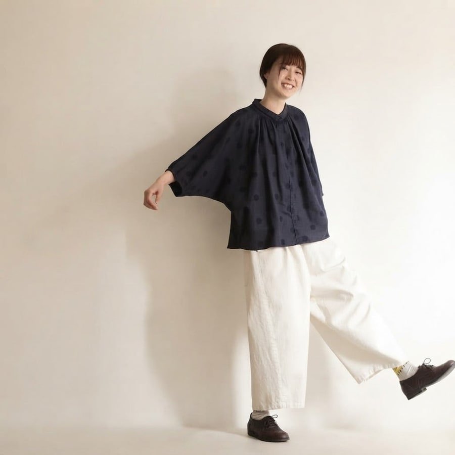 シャツ 長袖 ドット柄 春夏 きれいめ 前開き 春 夏 ラウンドネック 刺繍 上品 切り替えデザイン レギュラー ボタン ポリエステル ドット