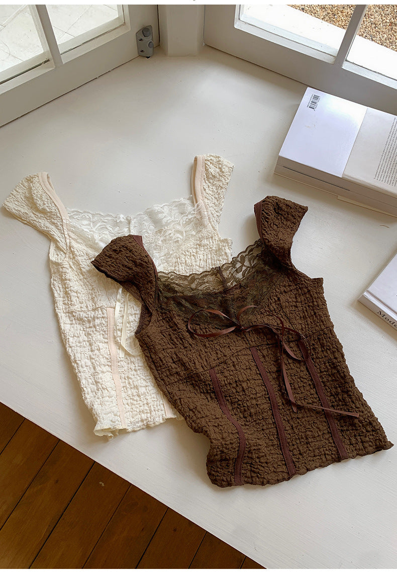 レディース トップス シャツ ショート 半袖 スクエアネック タイト スリム 細身 レース 刺繍 リボン 薄手 かわいい 大人可愛い シンプル おしゃれ かっこいい こなれ感 個性的 主役級 存在感 抜け感 ラブリー キュート 都会的 ベーシック 春 夏 ロングシーズン ママ デート お出かけ アウトドア キャンプ 旅行 女子会 重ね着 韓国 オルチャン 楽ちん 体型カバー 普段使い 着回し モテ トレンド 流行 インスタ映え S M L クリーム 茶色 ブラウン 春カラー