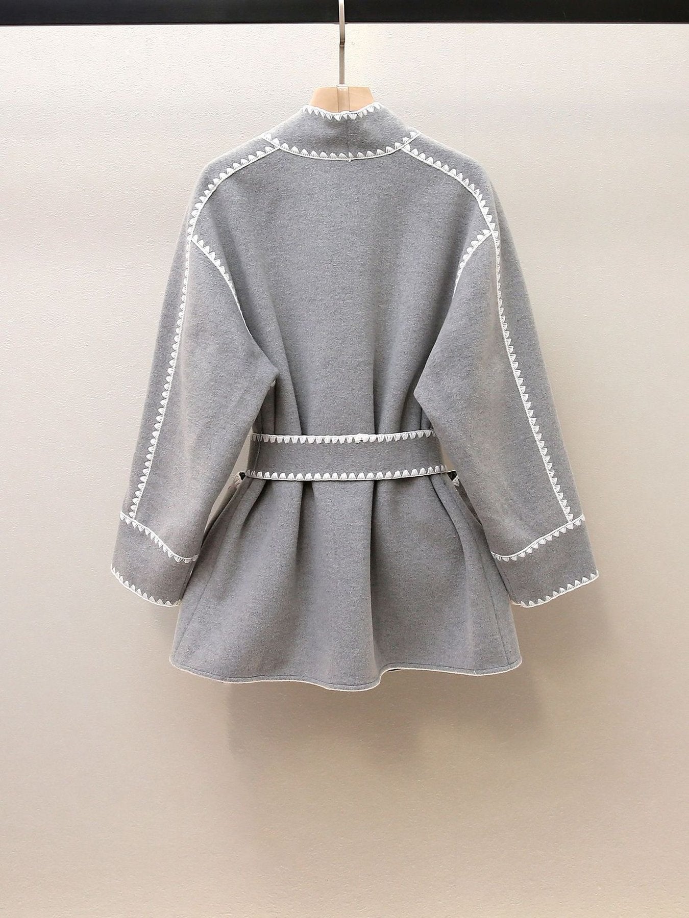 レディース コート 長袖 秋冬 秋 きれいめ 通勤 オフィス 膝丈 冬 リボン ウエストリボン ウール 切り替えデザイン 襟付き エレガント バイカラー ポリエステル