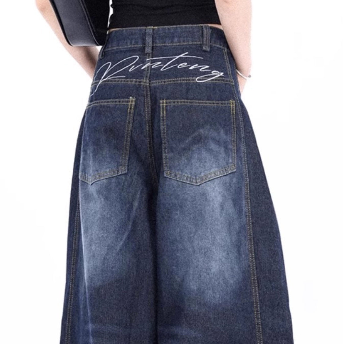 レディース パンツ ボトムス Gパン ロングパンツ ワイドパンツ デニムパンツ 丈長 フルレングス ストリート ポケット ハイウエスト カジュアル おしゃれ かっこいい メンズライク マニッシュ ベーシック アメリカン アクティブ ワイルド バックプリント オールシーズン お出かけ 休日 ショッピング ライブ カフェ フェス ランチ 体型カバー 美脚 脚長 普段使い 着回し トレンド 流行 インスタ映え 定番 S M L XL 2XL 3XL 小さいサイズ 大きいサイズ ビッグ ゆったり ゆる ブルー 青