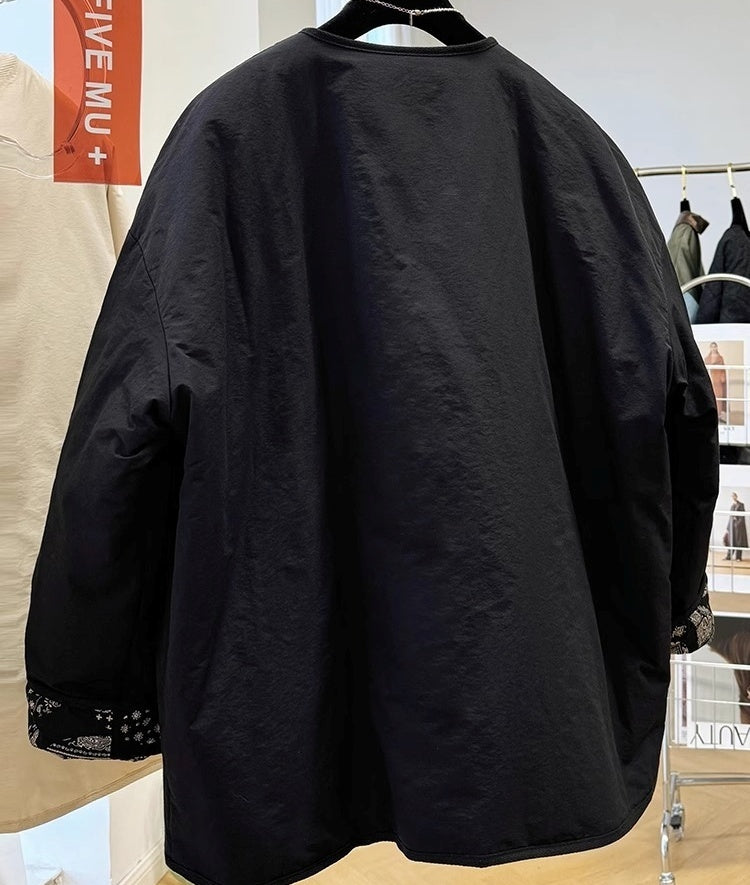 アウター ジャケット 上着 長袖 ラウンドネック 前開き ファスナー ポケット 裏地 ミディアム丈 ヴィンテージ風 かわいい 可愛い 大人可愛い きれいめ シンプル レトロ おしゃれ かっこいい カジュアル こなれ感 個性的 魅力的 主役級 存在感 抜け感 秋 冬 ベーシック ナチュラル エレガント 無地 女性用 レディース ママ マタニティ OL 通勤 学生 通学 デート お出かけ 旅行 休日 アウトドア カフェ ショッピング 普段使い デイリー 着回し S M L トレンド モテ 高見え 高級感