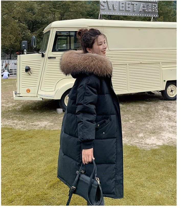 レディース コート ダウン アウター 羽織 前開き ダウンコート 膝下 ミモレ 長袖 ハイネック フード ストレート Iライン ファスナー ポケット 2way ファー フェイクファー 大人可愛い シンプル カジュアル おしゃれ こなれ感 個性的 主役級 存在感 抜け感 無地 秋 冬 ロングシーズン ママ 通勤 通学 デート お出かけ 旅行 公園 韓国 オルチャン 暖かい 防寒 体型カバー 普段使い 流行 インスタ映え 定番