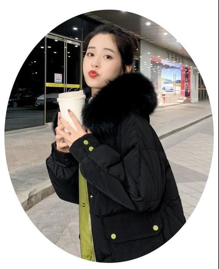 レディース ダウン 上着 羽織 前開き 膝下 ロング 長袖 ハイネック フード ストレート Iライン ファスナー ポケット 前開き ボタン フェイクレザー ファー シンプル カジュアル おしゃれ クール 主役級 存在感 抜け感 都会的 無地 秋 冬 ロングシーズン ママ 通勤 通学 デート お出かけ 旅行 女子会 合コン 韓国 オルチャン コーデ 楽ちん 暖かい 防寒 体型カバー 着回し レイヤード インスタ映え 定番