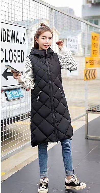 レディース ベスト アウター 羽織 前開き ショート 袖なし ノースリーブ ハイネック ストレート Iライン スマート ファスナー ポケット 2way 大人可愛い シンプル カジュアル おしゃれ こなれ感 個性的 主役級 存在感 抜け感 都会的 無地 春 秋 ロングシーズン ママ 通勤 学生 通学 デート お出かけ 旅行 公園 重ね着 韓国 オルチャン 暖かい 防寒 体型カバー 普段使い レイヤード 流行 インスタ映え 定番 X
