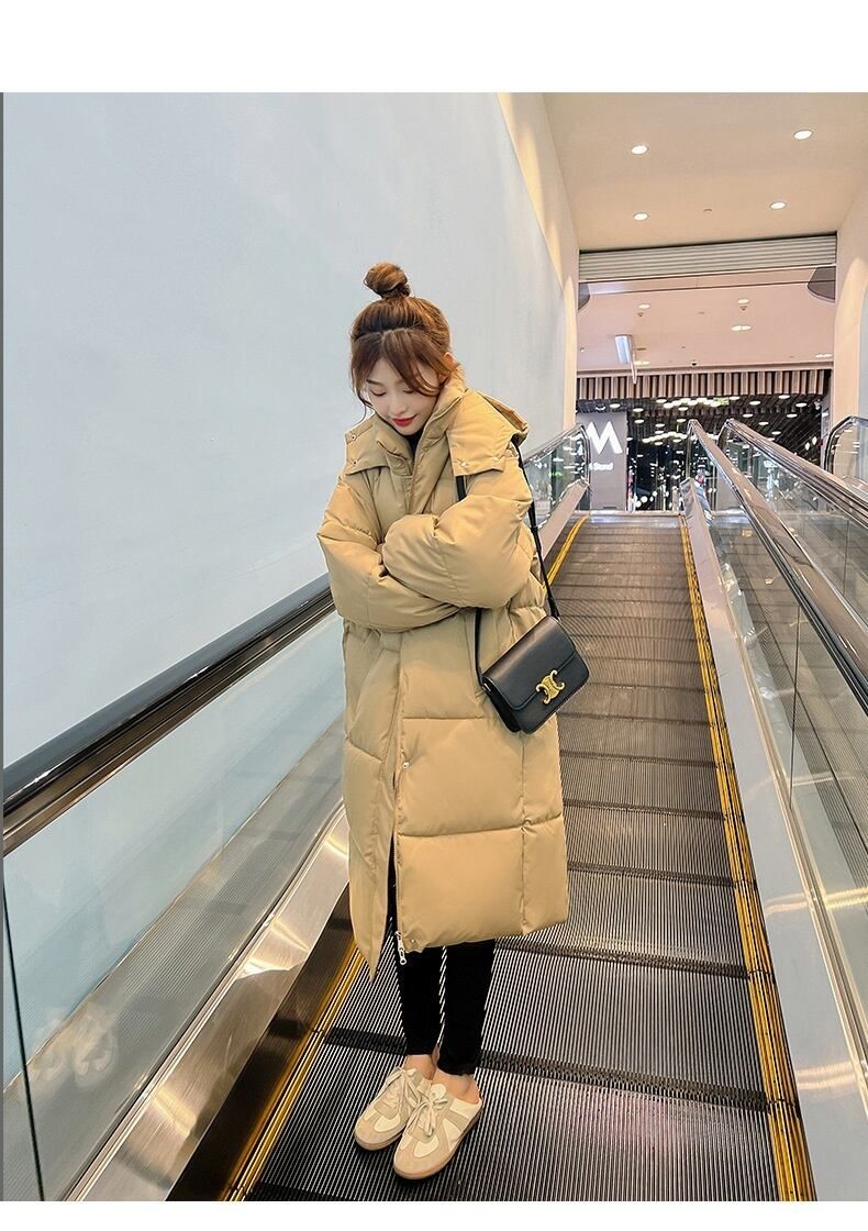 レディース トップス コート ダウン 上着 羽織 前開き 膝下 ロング 長袖 ハイネック ノーカラー フード ストレート Iライン オーバーサイズ ファスナー ポケット 前開き 2way 大人可愛い シンプル カジュアル おしゃれ 個性的 主役級 存在感 抜け感 無地 秋 冬 ロングシーズン ママ 通勤 通学 デート お出かけ 旅行 重ね着 韓国 オルチャン コーデ 体型カバー 普段使い レイヤード インスタ映え