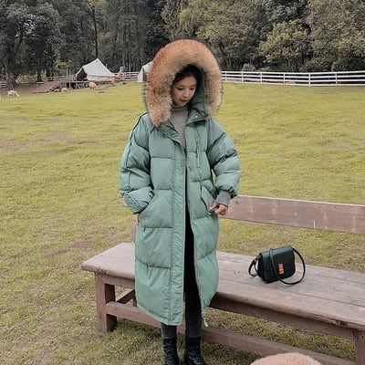 レディース コート ダウン アウター 羽織 前開き ダウンコート 膝下 ミモレ 長袖 ハイネック フード ストレート Iライン ファスナー ポケット 2way ファー フェイクファー 大人可愛い シンプル カジュアル おしゃれ こなれ感 個性的 主役級 存在感 抜け感 無地 秋 冬 ロングシーズン ママ 通勤 通学 デート お出かけ 旅行 公園 韓国 オルチャン 暖かい 防寒 体型カバー 普段使い 流行 インスタ映え 定番