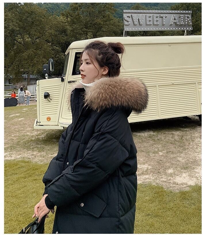 レディース コート ダウン アウター 羽織 前開き ダウンコート 膝下 ミモレ 長袖 ハイネック フード ストレート Iライン ファスナー ポケット 2way ファー フェイクファー 大人可愛い シンプル カジュアル おしゃれ こなれ感 個性的 主役級 存在感 抜け感 無地 秋 冬 ロングシーズン ママ 通勤 通学 デート お出かけ 旅行 公園 韓国 オルチャン 暖かい 防寒 体型カバー 普段使い 流行 インスタ映え 定番