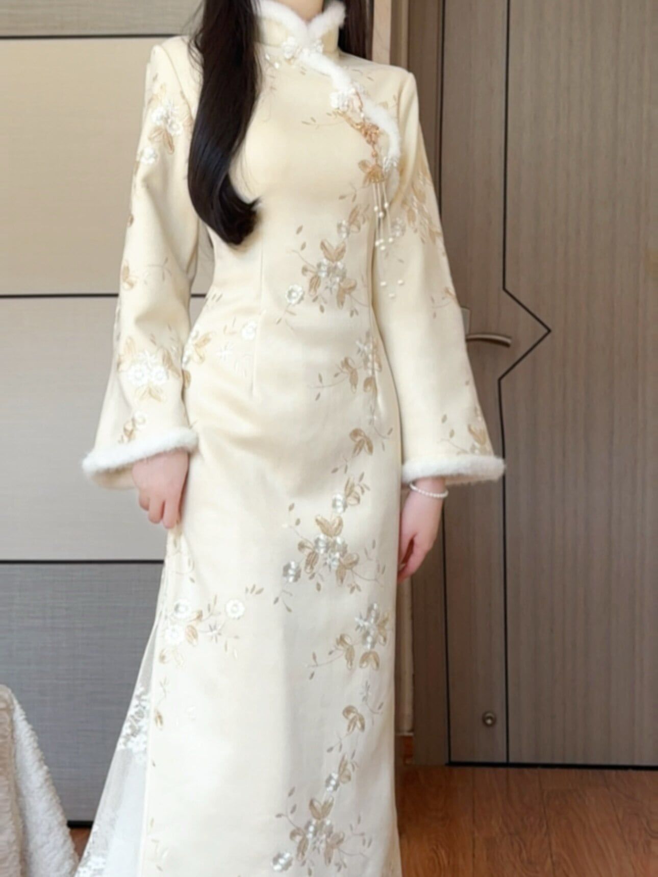 ドレス ワンピース 結婚式 二次会 ステージ 舞台 コスプレ 謝恩会 演劇 ロング 長袖 ハイネック マーメイド タイト スリム 細身 セミフレア チャイナドレス 刺繍 きれいめ 大人可愛い 上品 おしゃれ アジアン エスニック エキゾチック エレガント 主役級 存在感 抜け感 クラシック 清楚 ゴージャス エレガント 華やか 花柄 フラワー パーティー ホテル レストラン 体型カバー 二の腕カバー 高見え 光沢感 春 秋 冬 パーティ