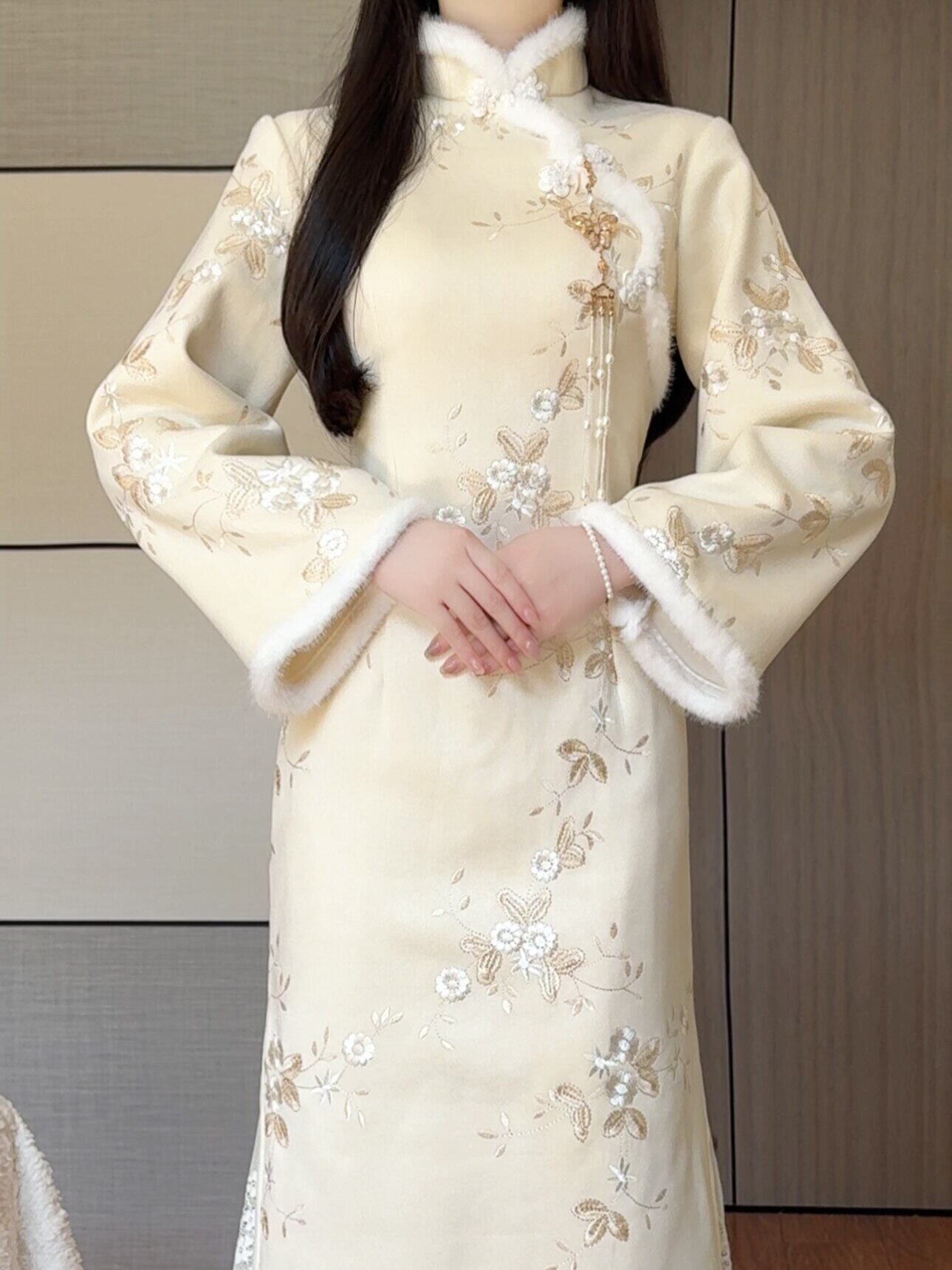 ドレス ワンピース 結婚式 二次会 ステージ 舞台 コスプレ 謝恩会 演劇 ロング 長袖 ハイネック マーメイド タイト スリム 細身 セミフレア チャイナドレス 刺繍 きれいめ 大人可愛い 上品 おしゃれ アジアン エスニック エキゾチック エレガント 主役級 存在感 抜け感 クラシック 清楚 ゴージャス エレガント 華やか 花柄 フラワー パーティー ホテル レストラン 体型カバー 二の腕カバー 高見え 光沢感 春 秋 冬 パーティ
