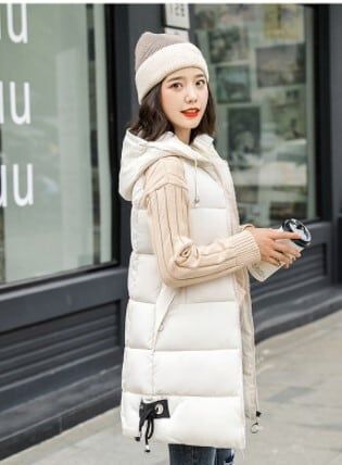 レディース ベスト ダウン アウター 上着 羽織 膝下 ロング 袖なし ノースリーブ フード ストレート Iライン ファスナー ポケット 前開き 大人可愛い シンプル カジュアル おしゃれ こなれ感 個性的 主役級 存在感 都会的 無地 春 秋 ママ 通勤 通学 デート お出かけ 旅行 公園 重ね着 韓国 オルチャン 暖かい 防寒 普段使い 着回し レイヤード インスタ映え 大きいサイズ 黒 ブラッ