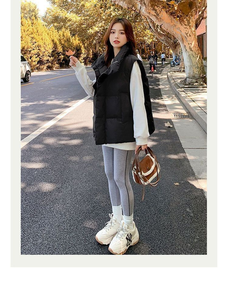レディース ベスト アウター 羽織 前開き ショート 袖なし ノースリーブ ハイネック オーバーサイズ ファスナー ポケット 2way 大人可愛い シンプル カジュアル おしゃれ こなれ感 個性的 主役級 存在感 抜け感 都会的 無地 春 秋 ロングシーズン ママ 通勤 学生 通学 デート お出かけ 旅行 公園 重ね着 韓国 オルチャン 暖かい 防寒 体型カバー 普段使い レイヤード 流行 インスタ映え 定番 大き